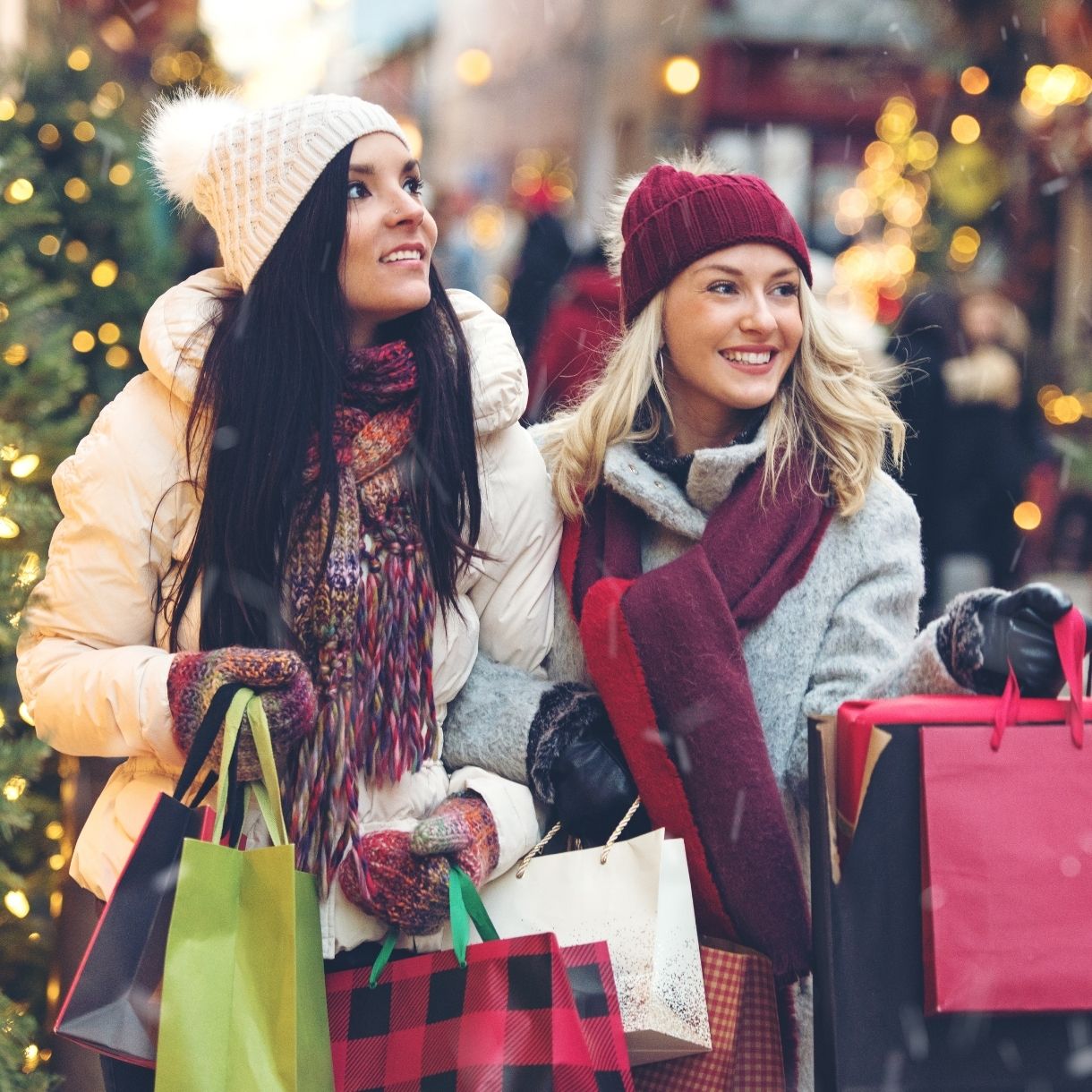 2 women Christmas Shopping